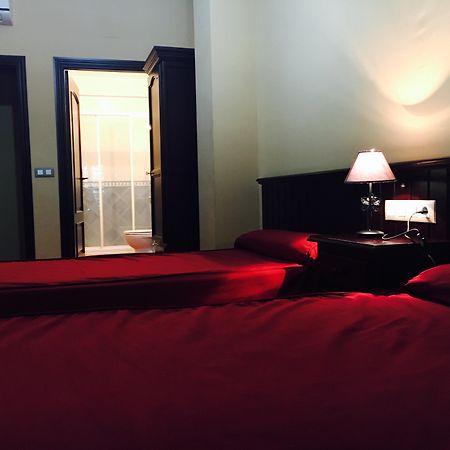Hostal Pechi Huevar Del Aljarafe Ngoại thất bức ảnh